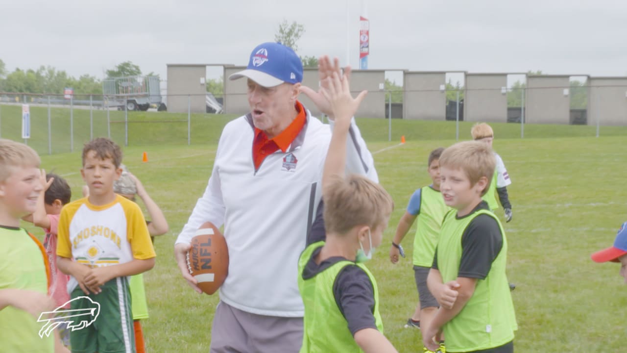 After year away, Jim Kelly holds annual 33rd football camp