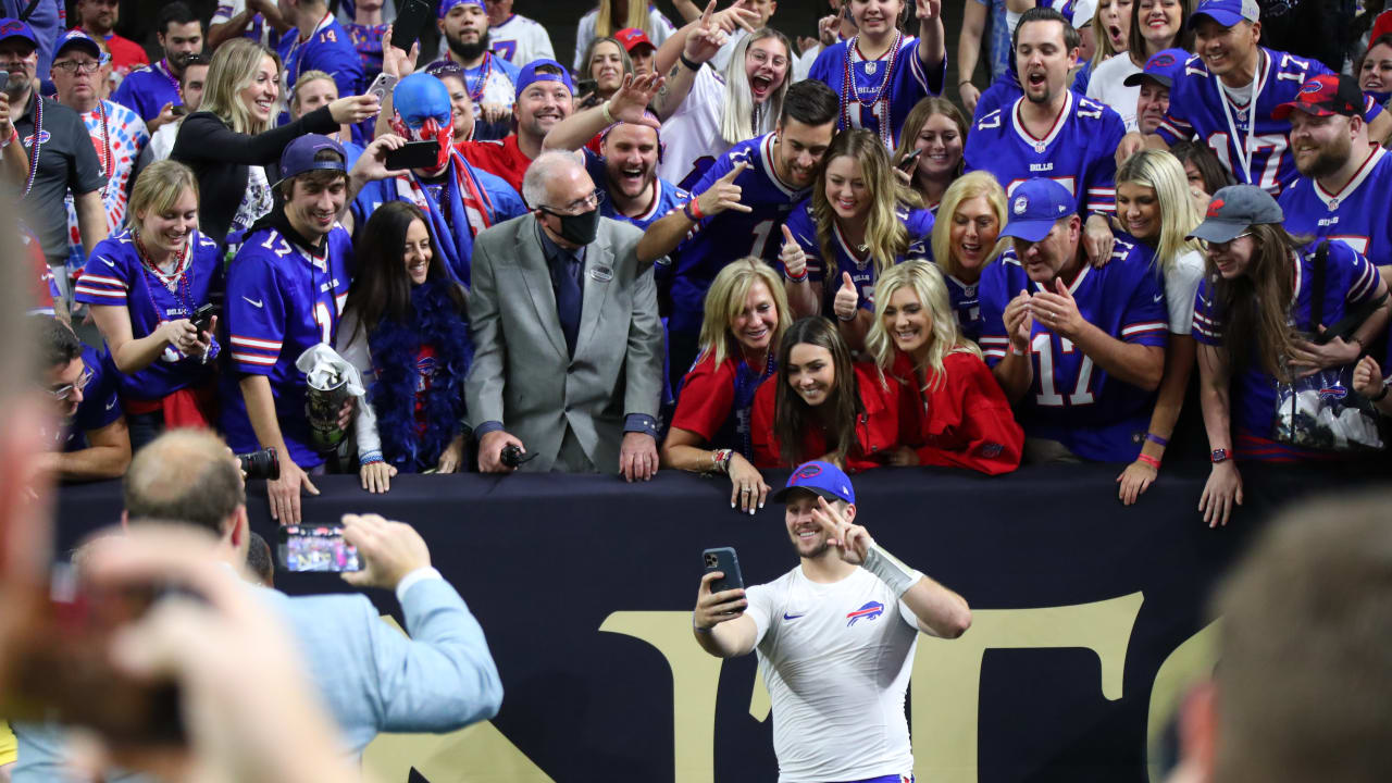 Thanksgiving NFL Game: Bills steal Thanksgiving night party in New Orleans