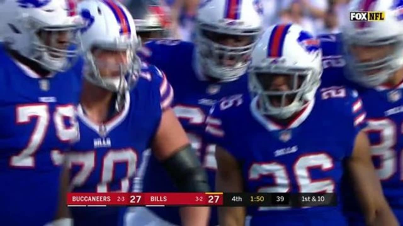 Buffalo Bills running back Taiwan Jones (25) shakes hands with Los Angeles  Rams wide receiver Robert