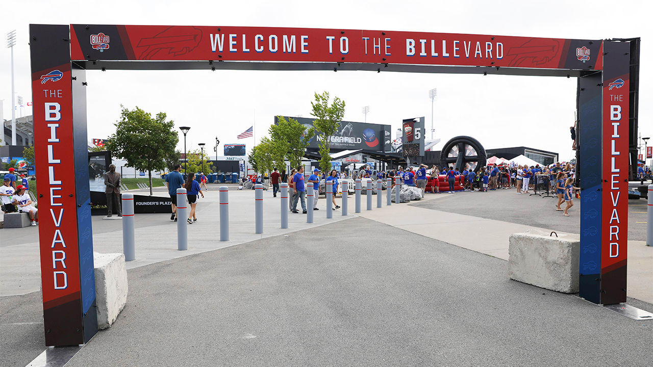 Lifelong Bills fan repaints home before season opener