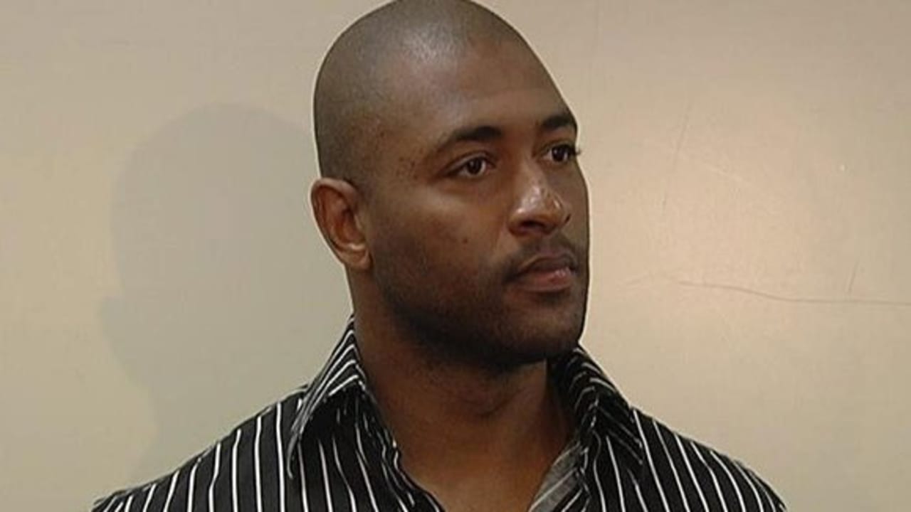 Kelley Washington Meets the Media