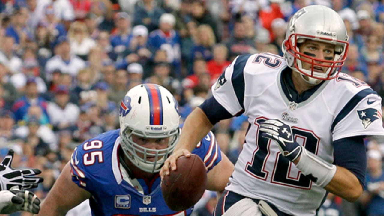 New England Patriots vs. Buffalo Bills 2012: Patriots Go Off in Second  Half, Crush Bills 52-28 