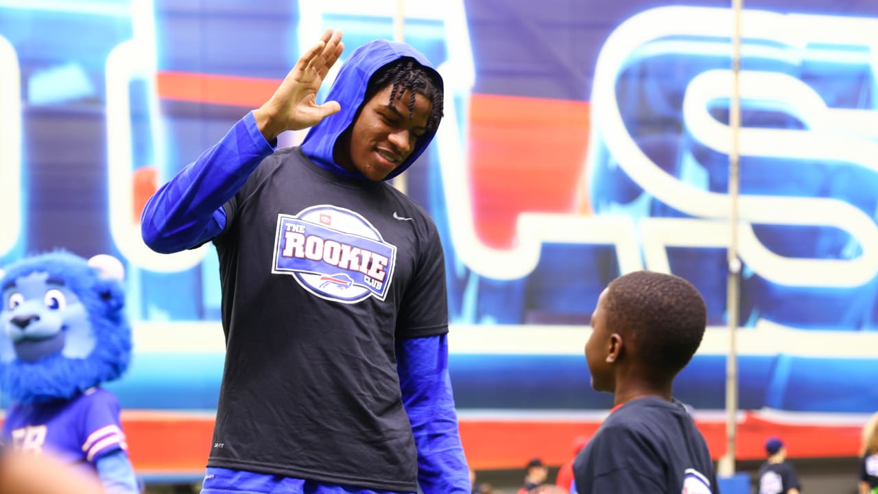 Bills Toyota Rookie Club delivers smiles to 100 kids at its first event of the 2022 season
