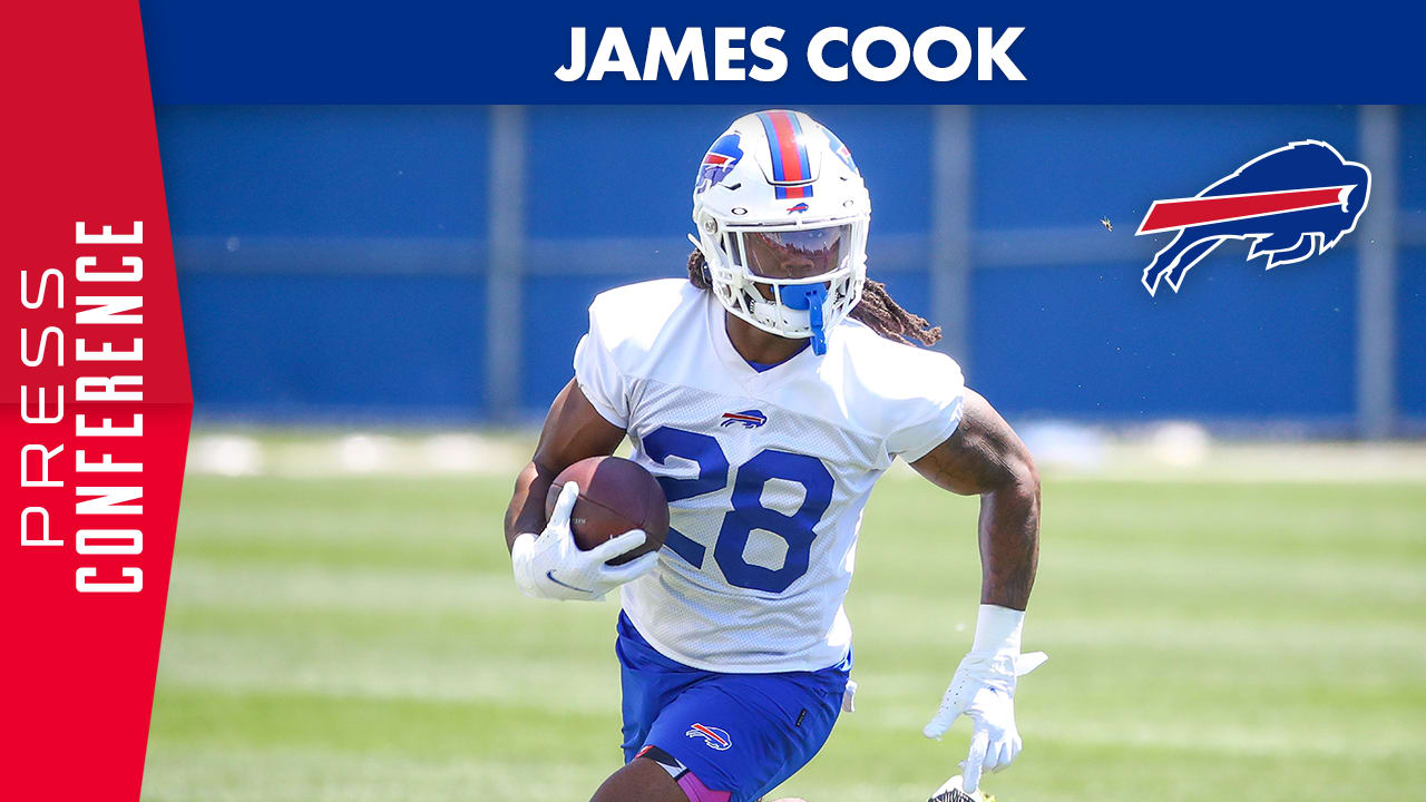 Buffalo Bills running back James Cook (28) rushes in the first