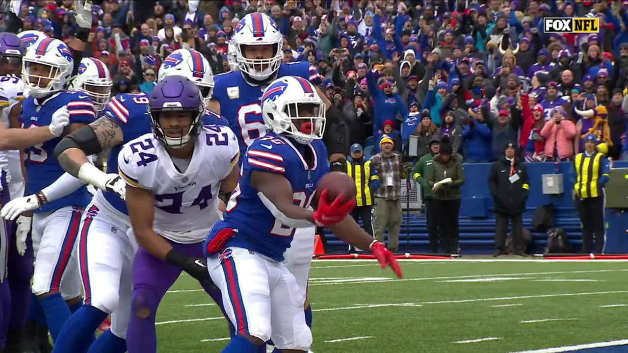 Devin Singletary jukes and jives for a 5-yard gain into red zone