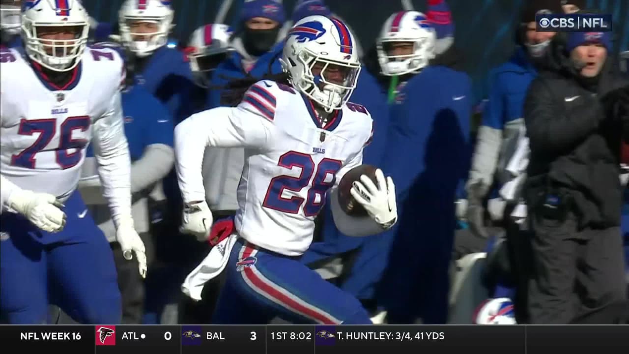 Buffalo Bills running back James Cook darts downfield for 34-yard