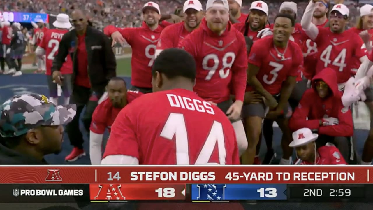 Sideline Access, Stefon Diggs scores wild TD, celebrates by smashing beer  cans from fans