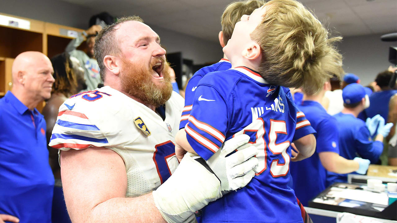 Bills To Bring Back Kyle Williams