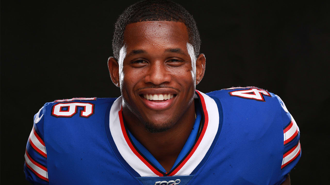 Buffalo Bills safety Jaquan Johnson (4) runs onto the field before the  start of an NFL