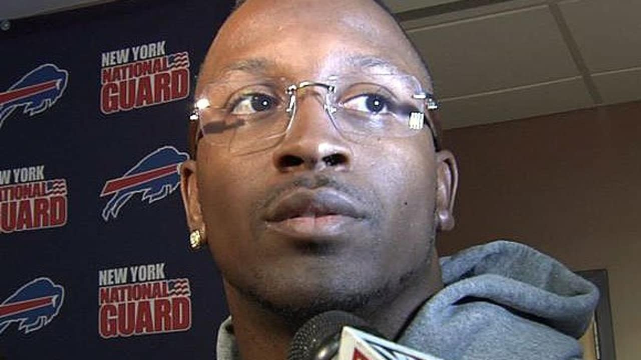 Tight End Fred Davis Meets the Media