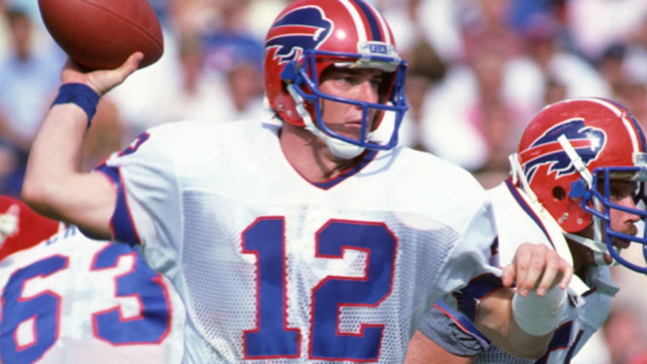 Buffalo Bills quarterback Jim Kelly celebrates the Bills first touchdown  against the New York Giants in Super Bowl XXV in Tampa on Jan. 27, 1991.  Kelly is expected to announce his retirement