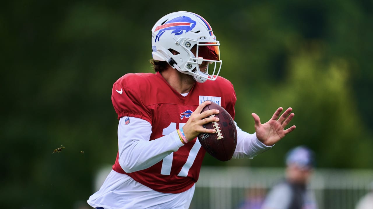 Buffalo Bills - Josh Allen can play quarterback AND defensive end?! 