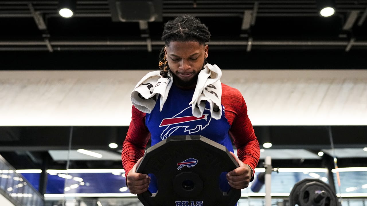 Buffalo Bills safety Damar Hamlin named 2023 George Halas Award winner