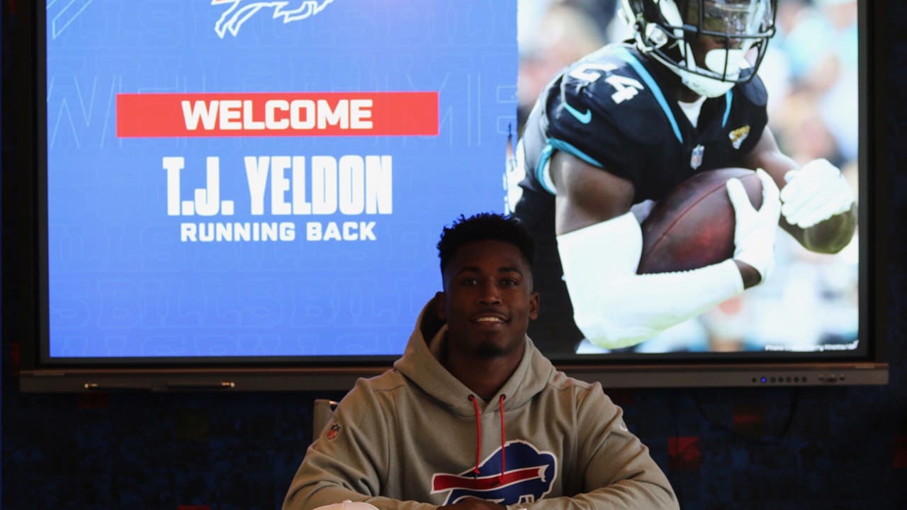 Bills lose one running back in free agency, sign another