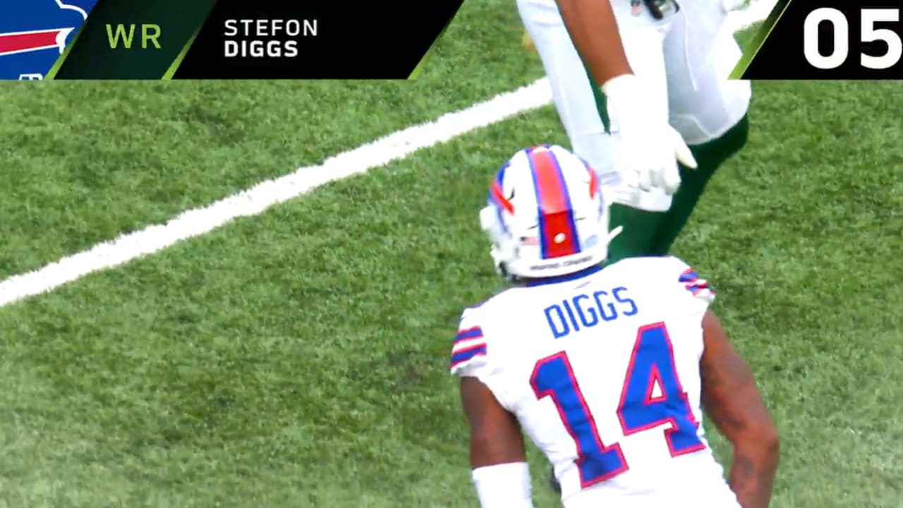 Bills WR Stefon Diggs' Sideline Chat With Josh Allen Captured on MNF 