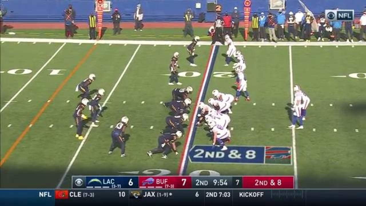 Bills WR Cole Beasley throws TD pass to wide receiver Gabe Davis