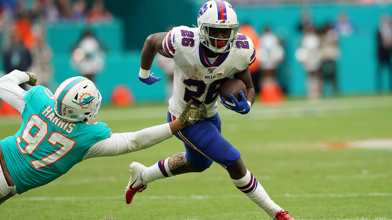 Buffalo Bills running back Devin Singletary (26) runs with the