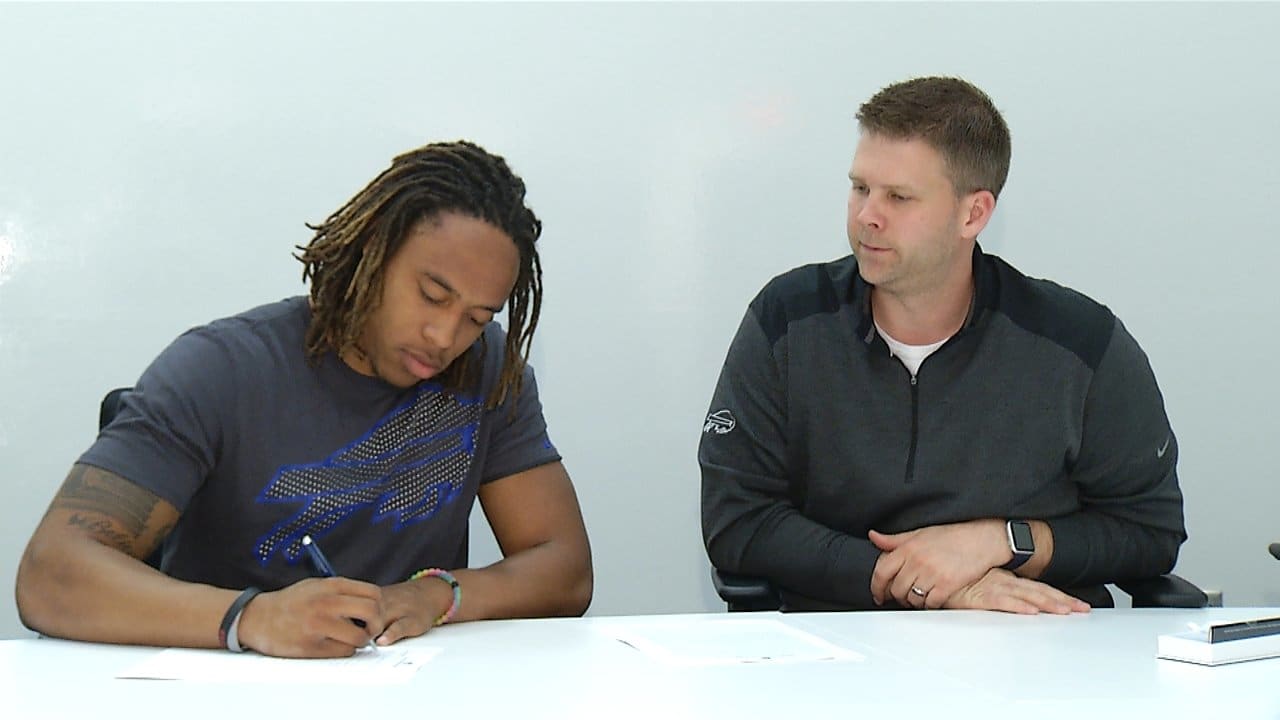 Watch: Listenbee Puts Pen to Paper