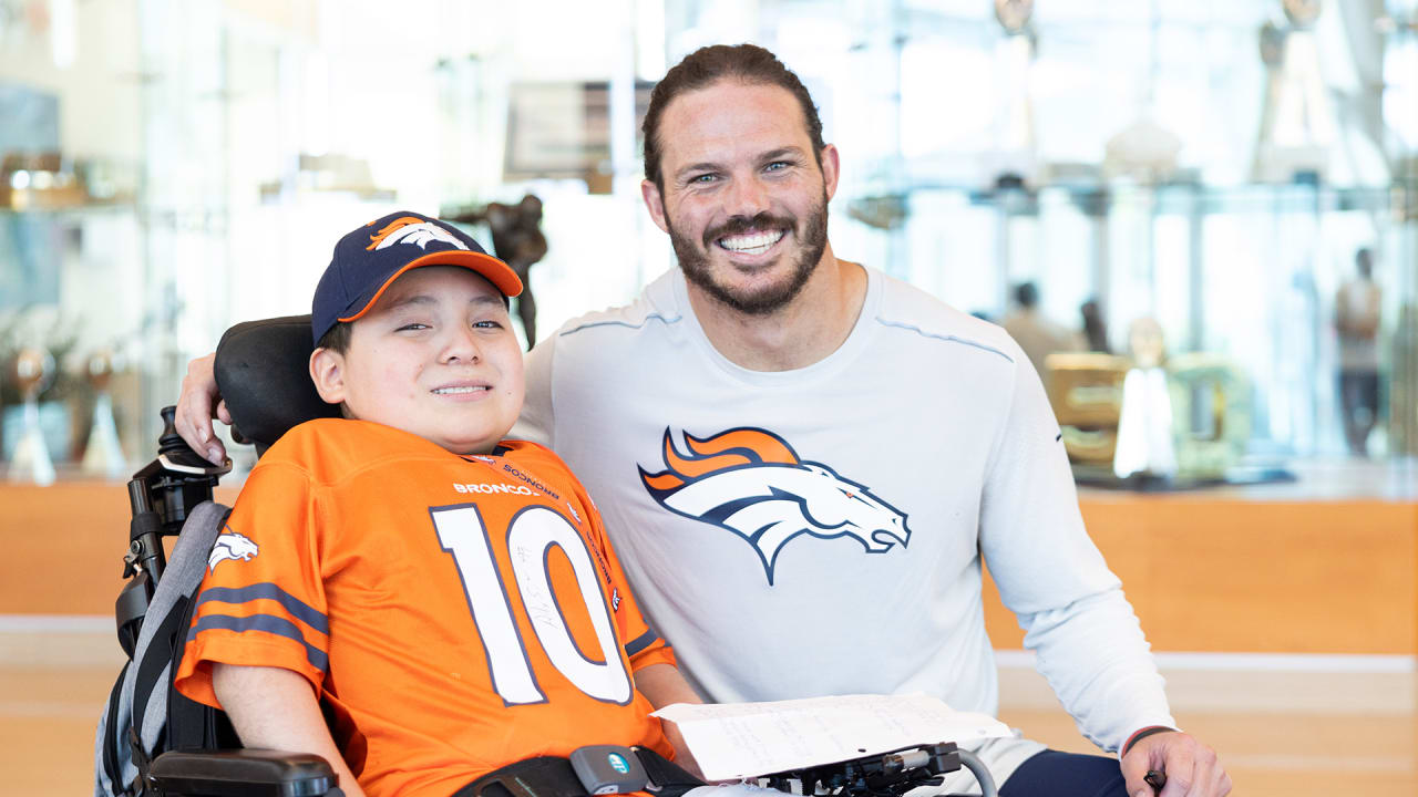 Children's Hospital Colorado Jr. Reporter: Johnny interviews ILB Alex  Singleton