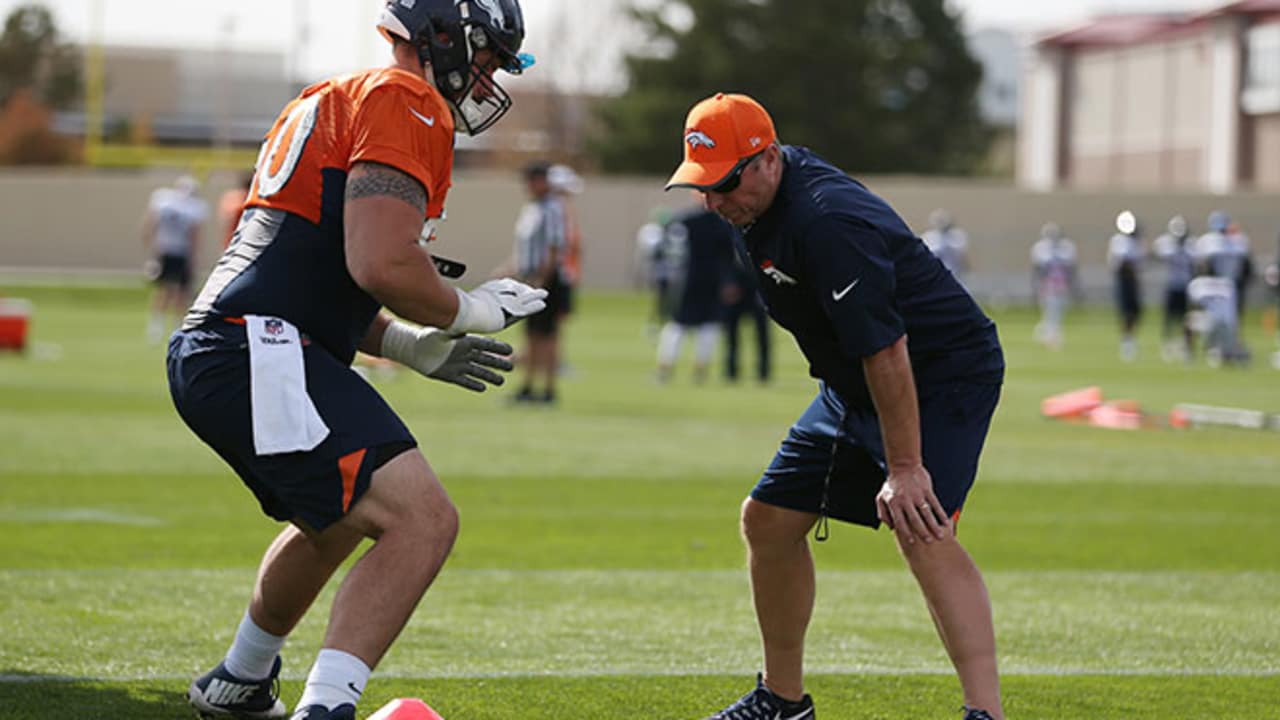 Chris Strausser named Offensive Coach