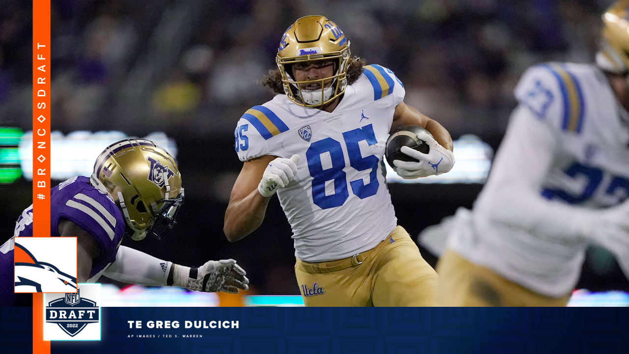 UCLA tight end Greg Dulcich during the second half of an NCAA college  football game against Washington, Saturday, Oct. 16, 2021, in Seattle. (AP  Photo/Ted S. Warren Stock Photo - Alamy