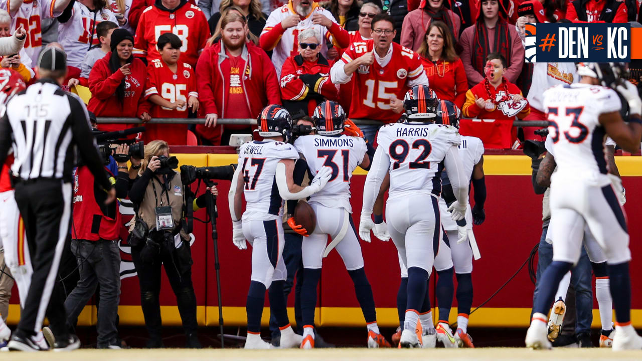 Justin Simmons intercepts Patrick Mahomes in the end zone Broncos at