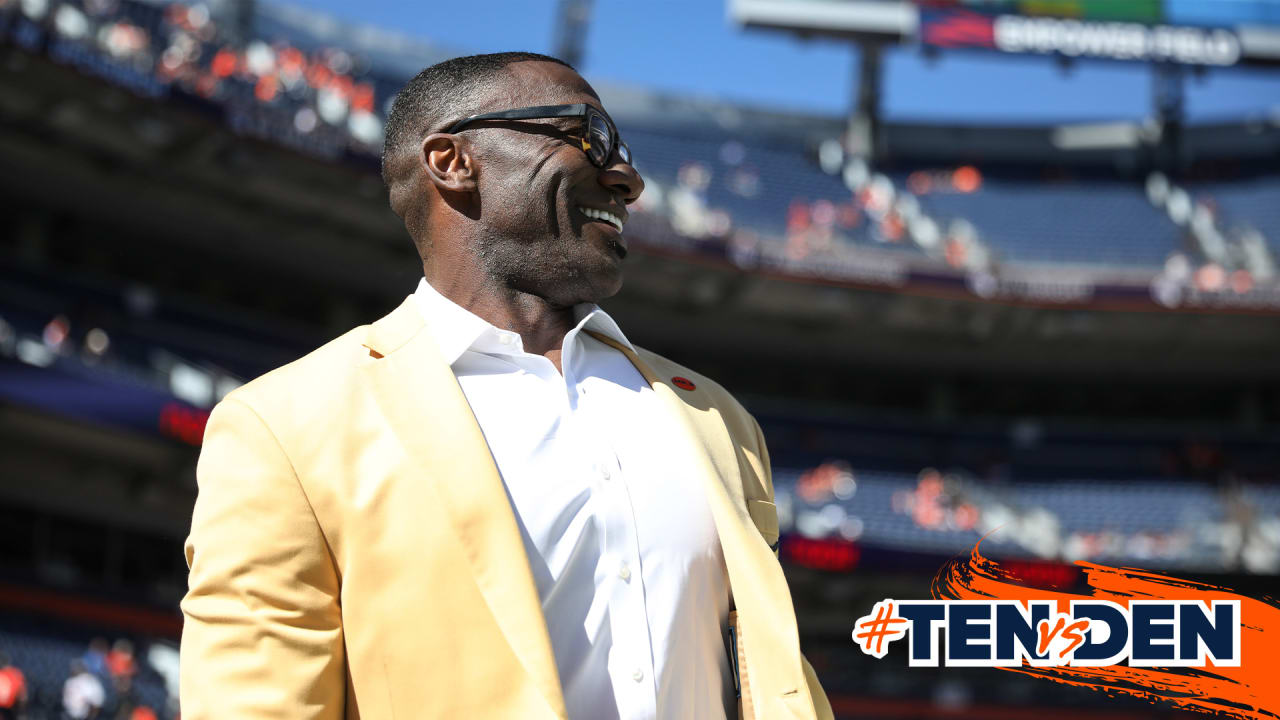 Terrell Davis speaks to the crowd at halftime ceremony celebrating