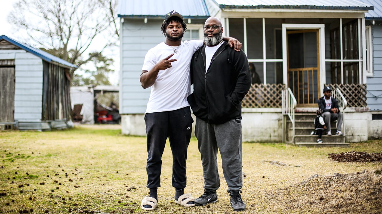 Sleepless nights, draft-night tears: The indescribable bond between Javonte Williams and his father