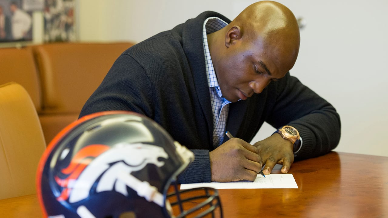 DeMarcus Ware and Broncos Agree on 3-Year Contract: Latest Details