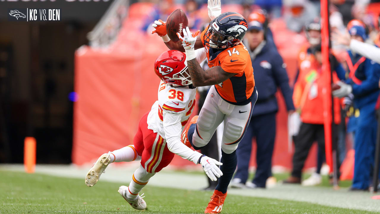 WR Courtland Sutton comes down with incredible catch for 23yard gain