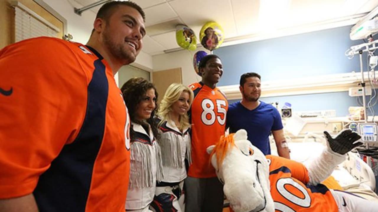 Photo story: Broncos salute fans in Greeley – Greeley Tribune