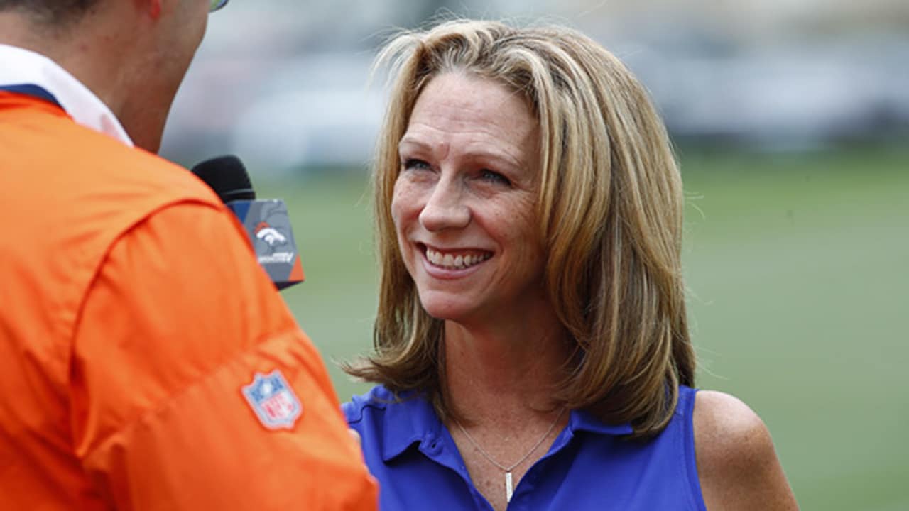 Hoffarth: Beth Mowins' 'MNF' role is win-win for everyone watching – Press  Enterprise