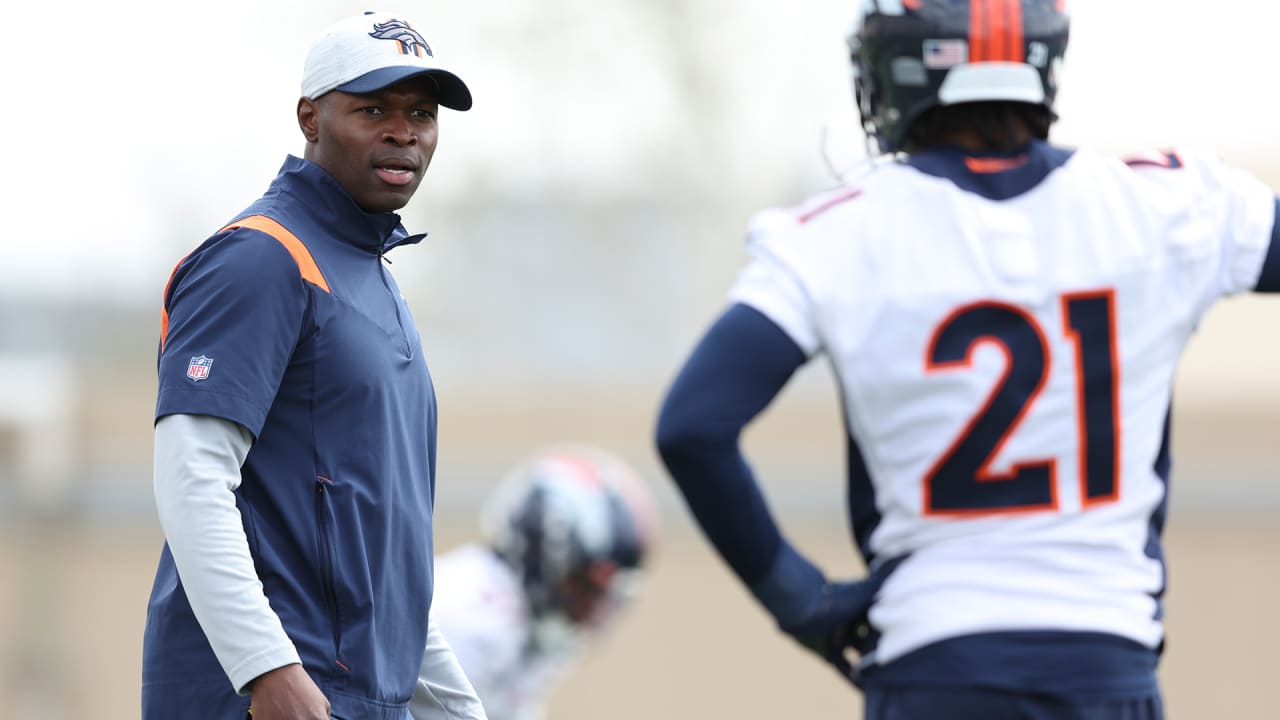 'He's been huge for us': Ejiro Evero prepping for 2022 season, setting tone as Broncos' new defensive coordinator