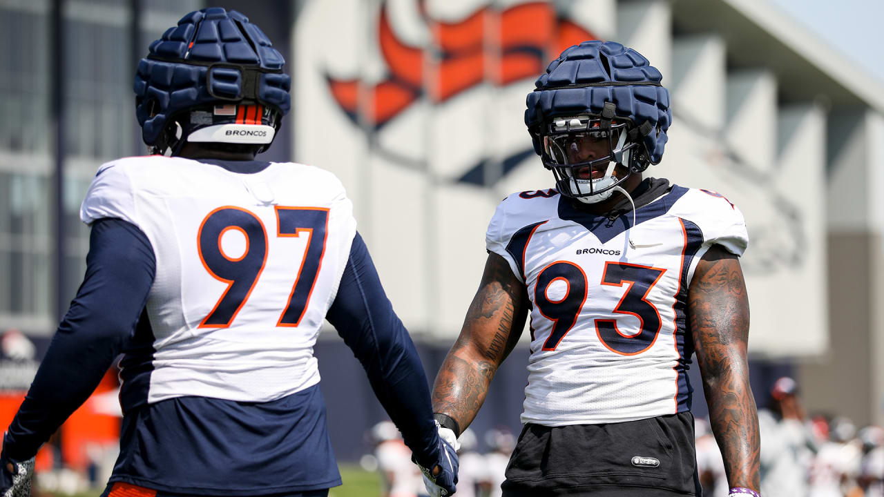 Dre'Mont Jones excited for 'a new beginning' with Seahawks after 'a lot of  drama' with Broncos - Field Gulls