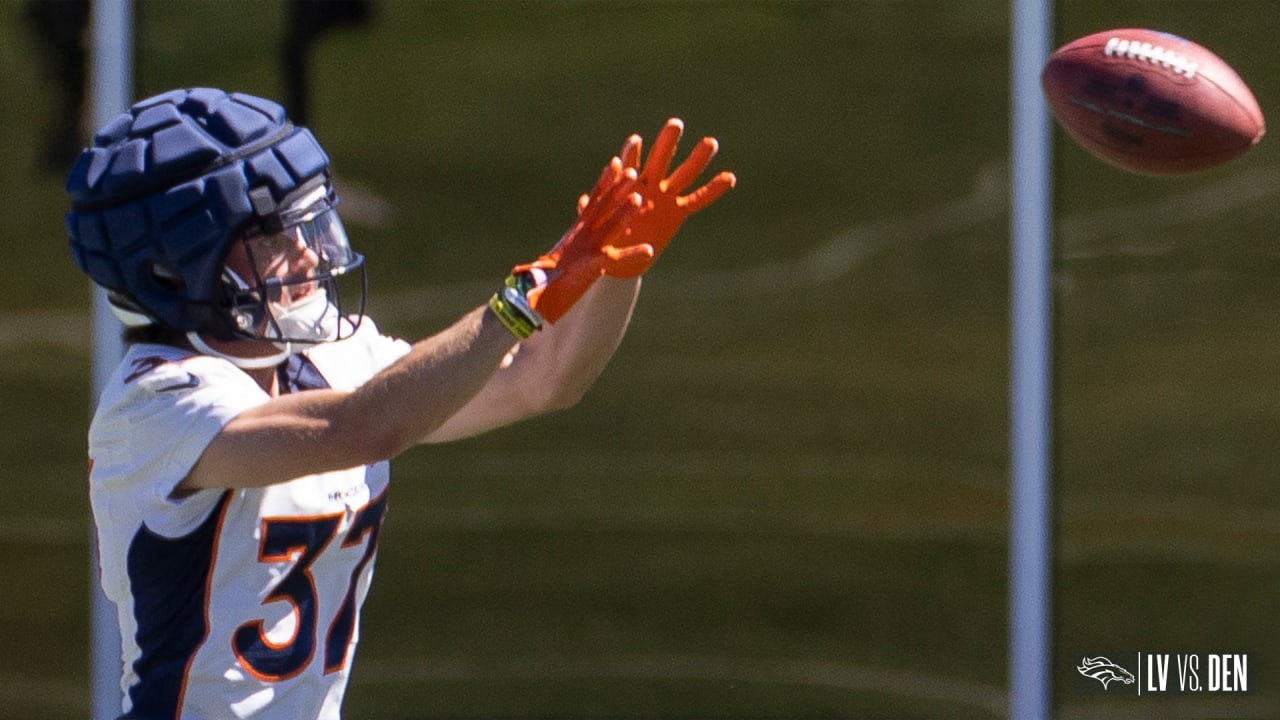 Broncos Notebook: Rookie CB Riley Moss viewing opportunity to observe Broncos' defense 'a blessing in disguise'