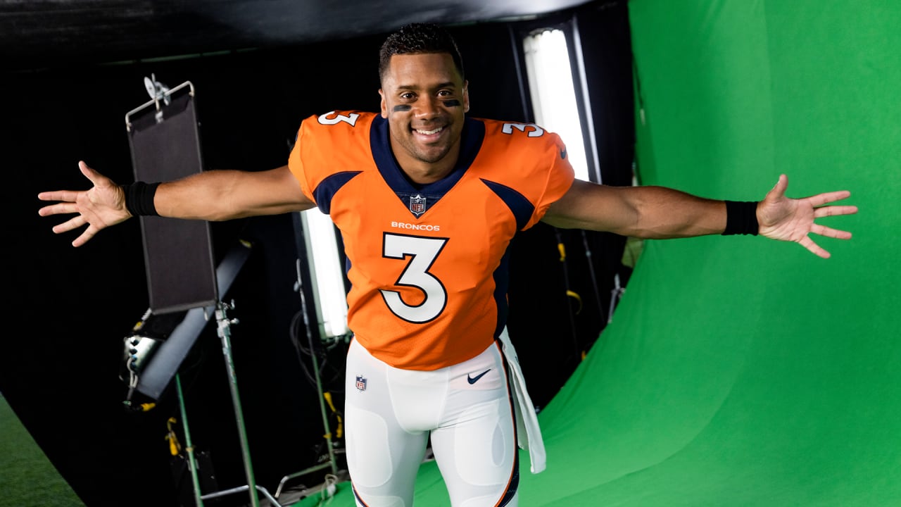 Behind the scenes at the Broncos' 2022 media day