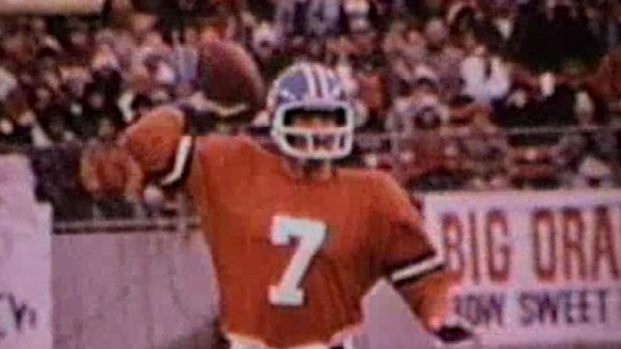 Relive the first time the Broncos wore their navy jerseys at home