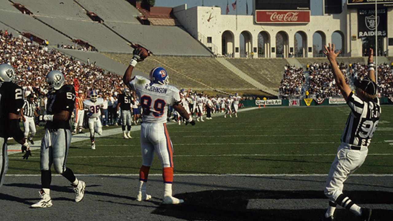 1960, Oakland Raiders vs Denver Broncos.