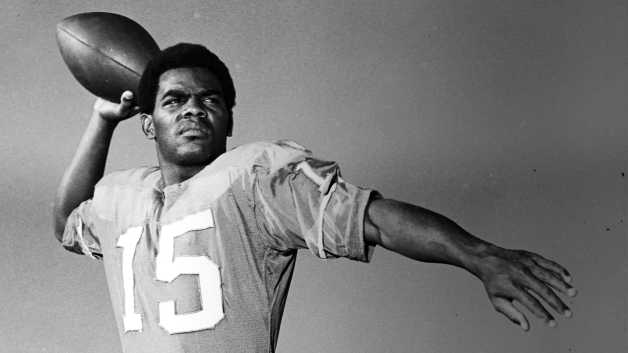 How Marlin Briscoe became the first Black starting quarterback in modern  pro football