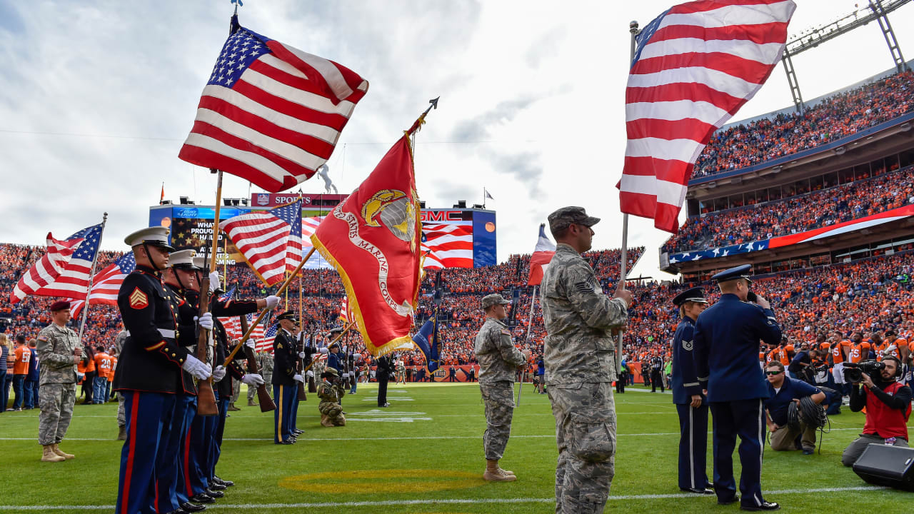 FORSCOM color guard gets salute at NFL game, Article