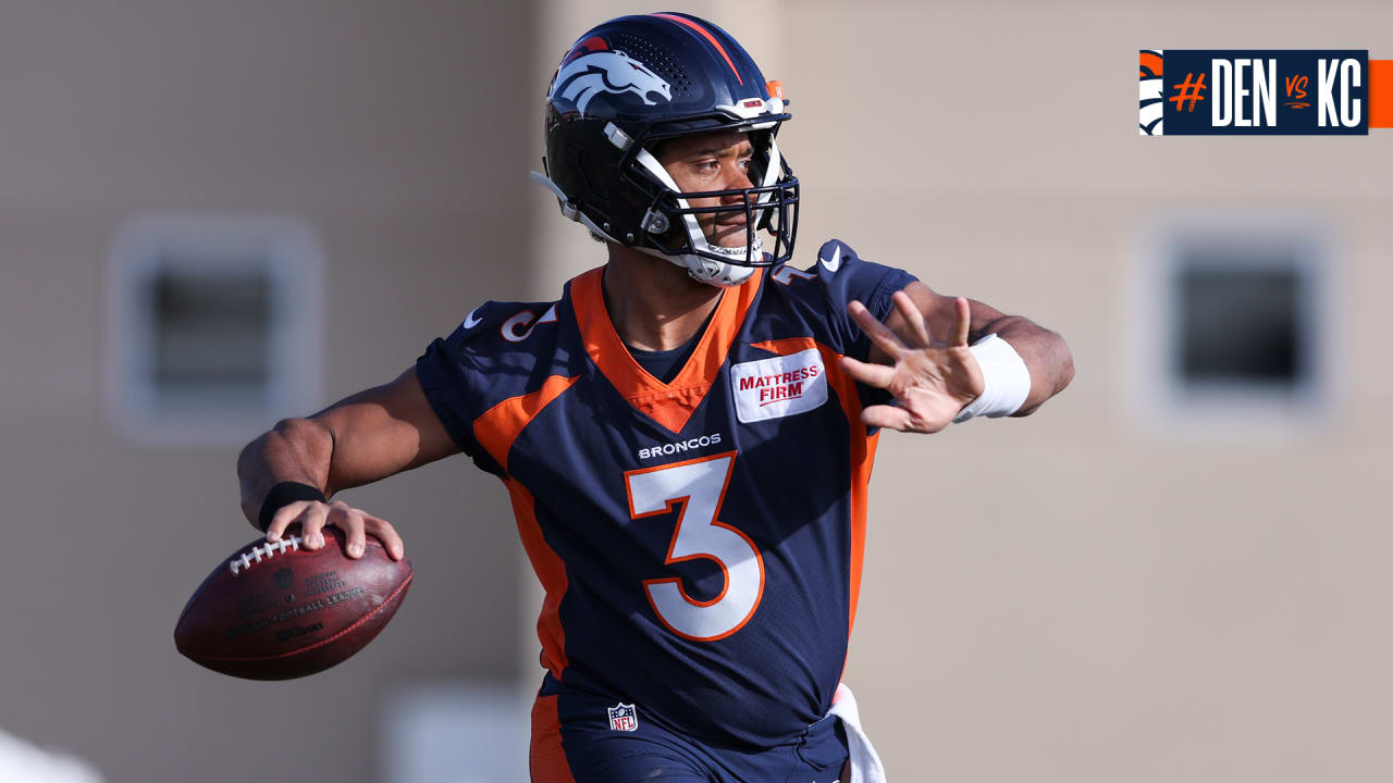 'If we really want to make a statement, we'll make it on Sunday': Interim HC Jerry Rosburg lauds Broncos for support of Russell Wilson, hopes to see on-field success