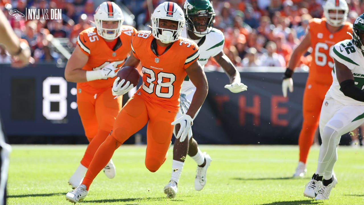 RB Jaleel McLaughlin breaks off a 38yard rush Broncos vs. Jets