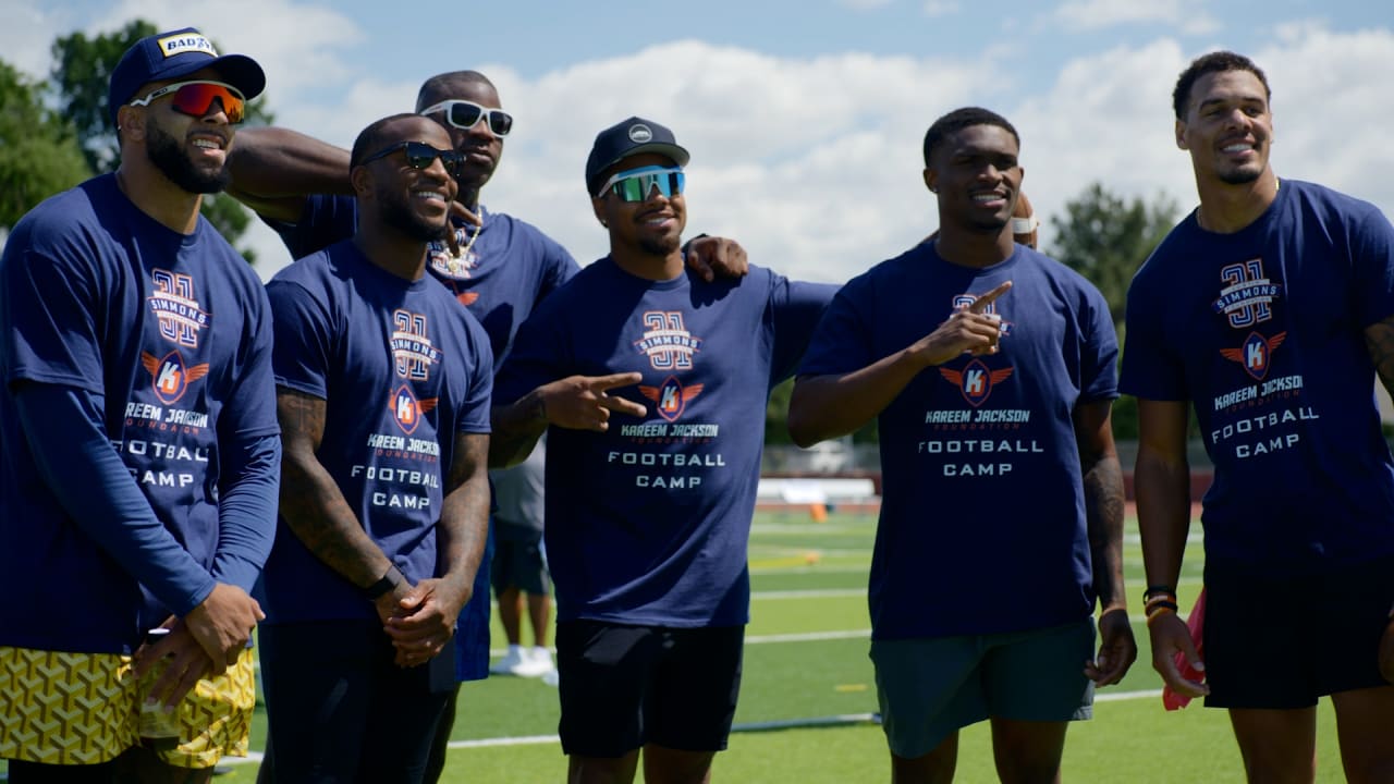 LA Rams Host Girls' Flag Football Clinic at Challengers Club