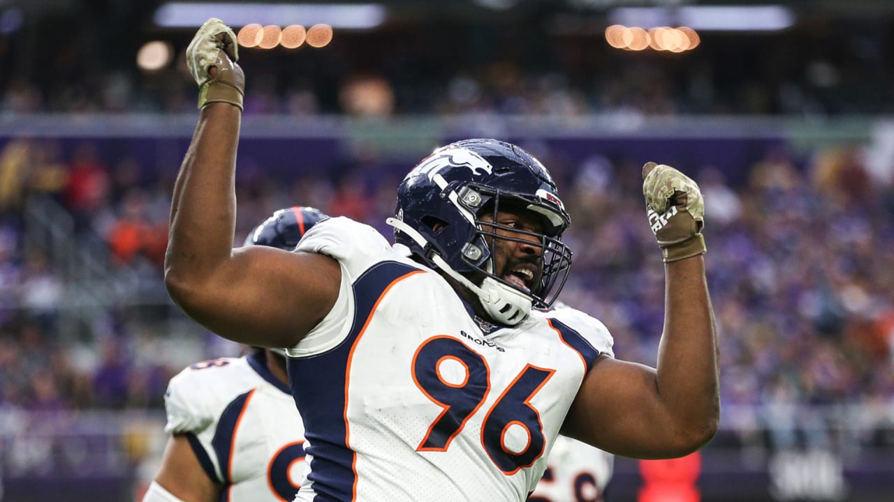 Denver Broncos defensive end Shelby Harris celebrates his sack on New  News Photo - Getty Images