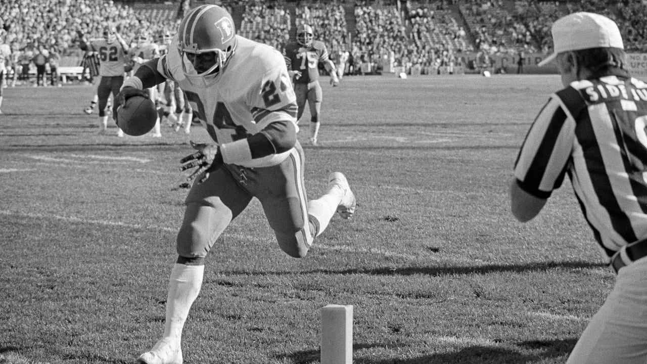 Today in Pro Football History: 1979: 49ers Beat Falcons for First Win Under Bill  Walsh