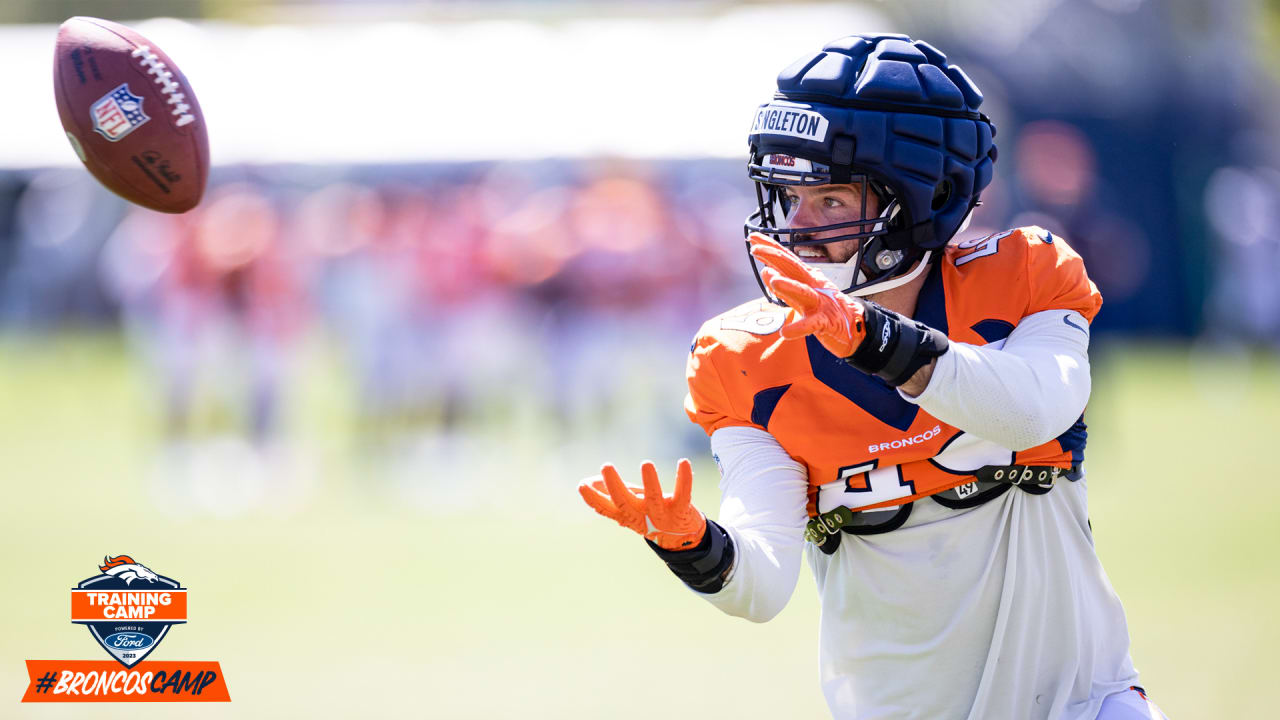 6,853 Denver Broncos Training Camp Stock Photos, High-Res Pictures