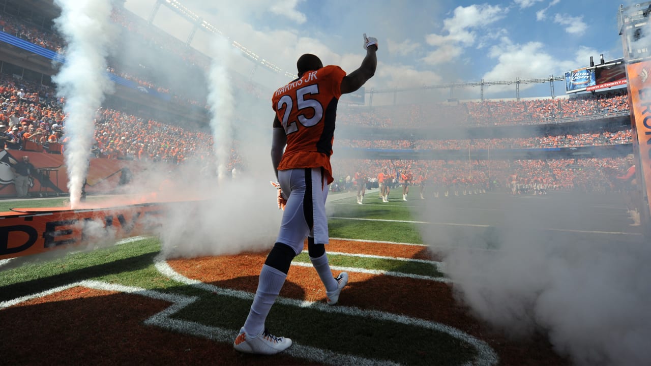 Cincinnati Bengals safety Michael Thomas (31) greets military personnel  before the start of an NFL football game between the Cincinnati Bengals and  the Carolina Panthers, during the NFL's Salute to Service Sunday