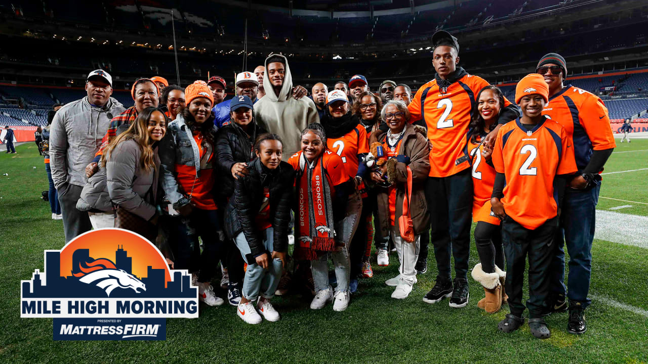 Love checking in on our team stores! WE ARE looking good @broncos