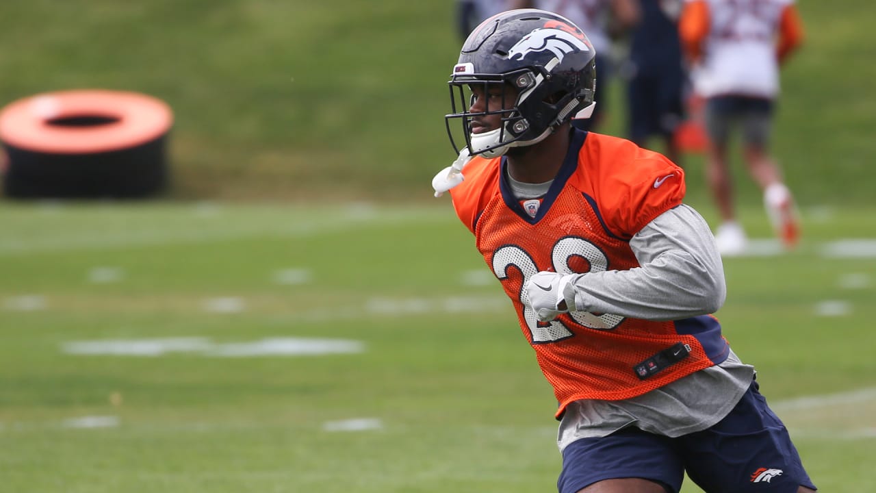 Broncos make former Duck Royce Freeman starting running back