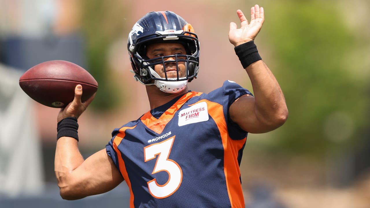 Ciara Visits Russell Wilson In Bronco's Colors: Photos